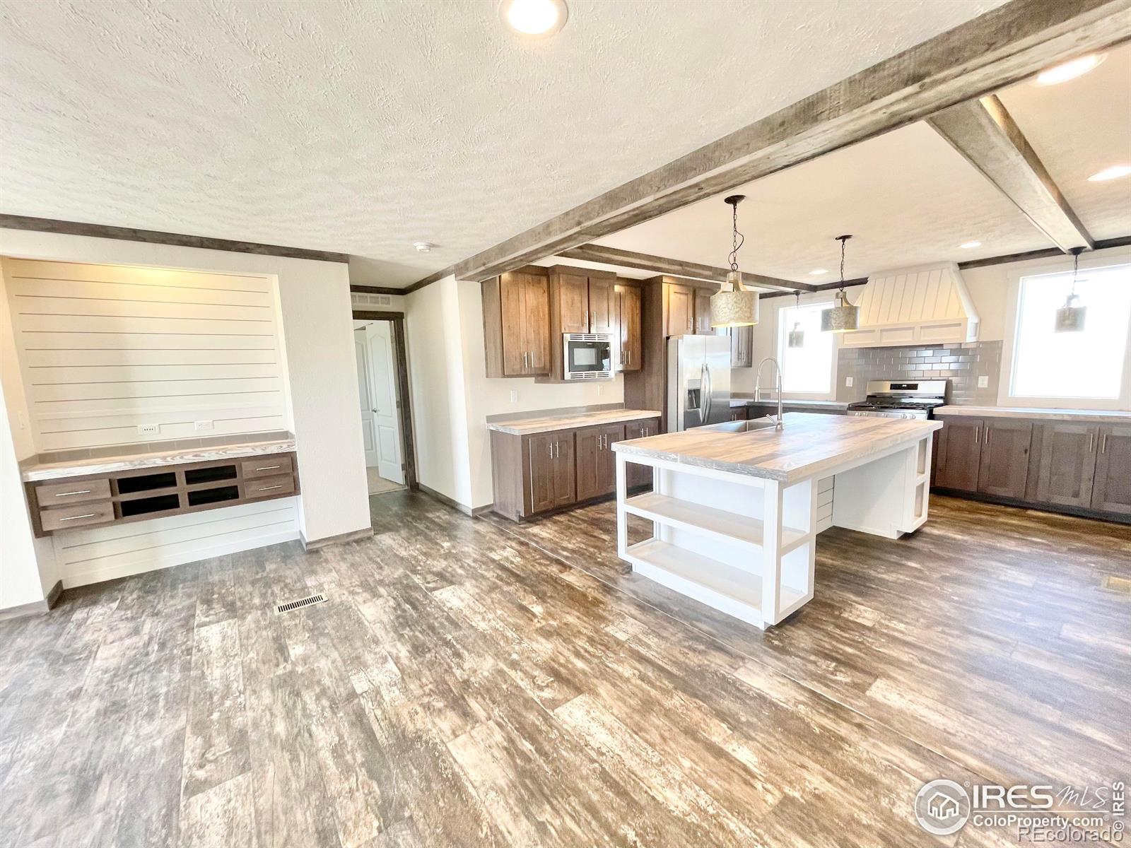 40514 County Road 86, Briggsdale, CO 80611, 4 Bedrooms Bedrooms, ,2 BathroomsBathrooms,Residential,For Sale,County Road 86,RECIR1021533