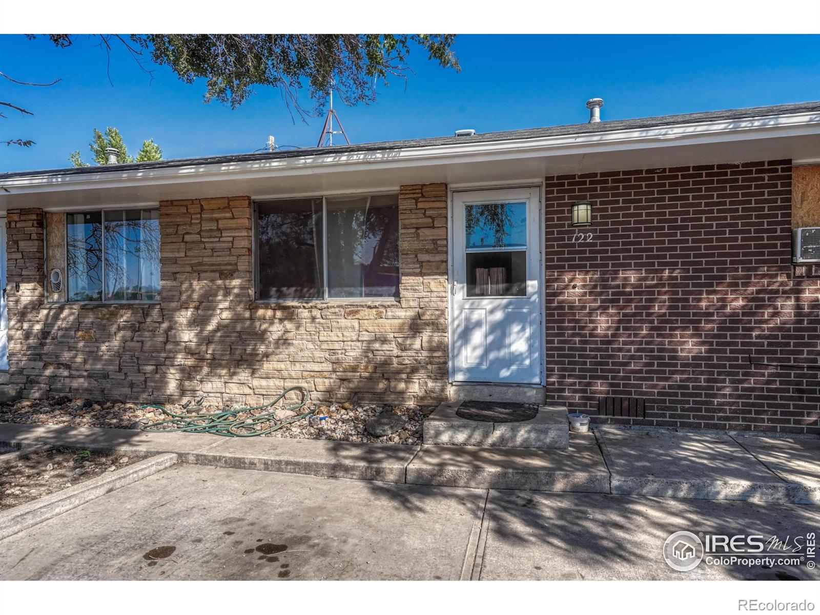122 12th Avenue, Greeley, CO 80631, 4 Bedrooms Bedrooms, ,2 BathroomsBathrooms,Residential,For Sale,12th,RECIR1021499