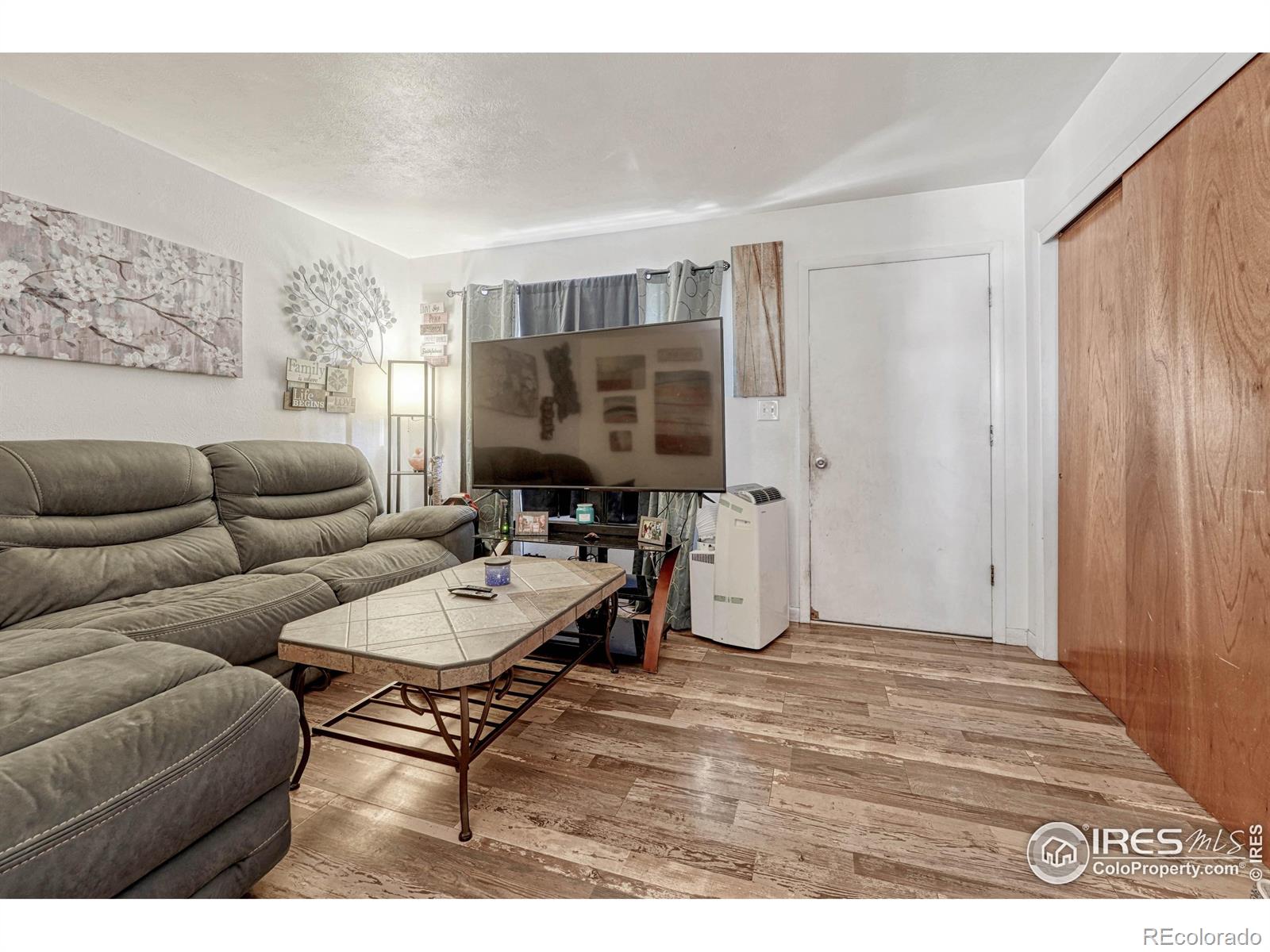 122 12th Avenue, Greeley, CO 80631, 4 Bedrooms Bedrooms, ,2 BathroomsBathrooms,Residential,For Sale,12th,RECIR1021499
