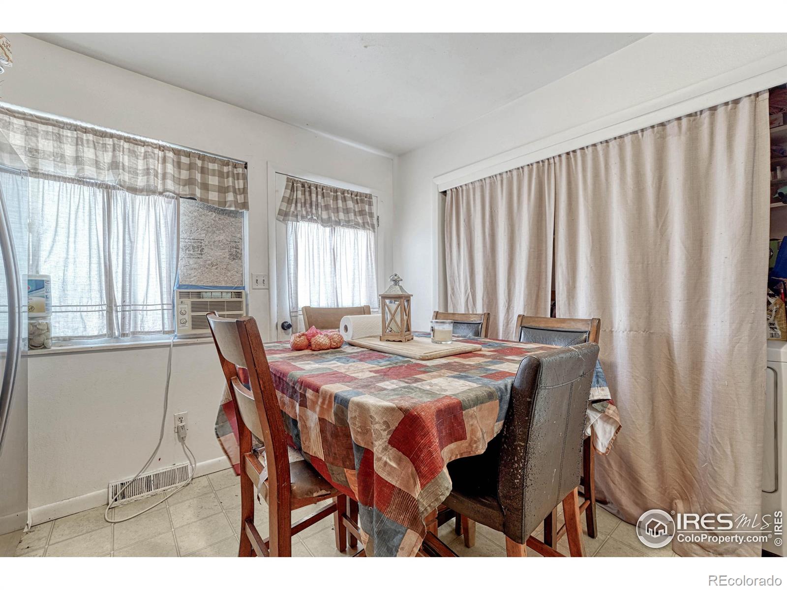122 12th Avenue, Greeley, CO 80631, 4 Bedrooms Bedrooms, ,2 BathroomsBathrooms,Residential,For Sale,12th,RECIR1021499