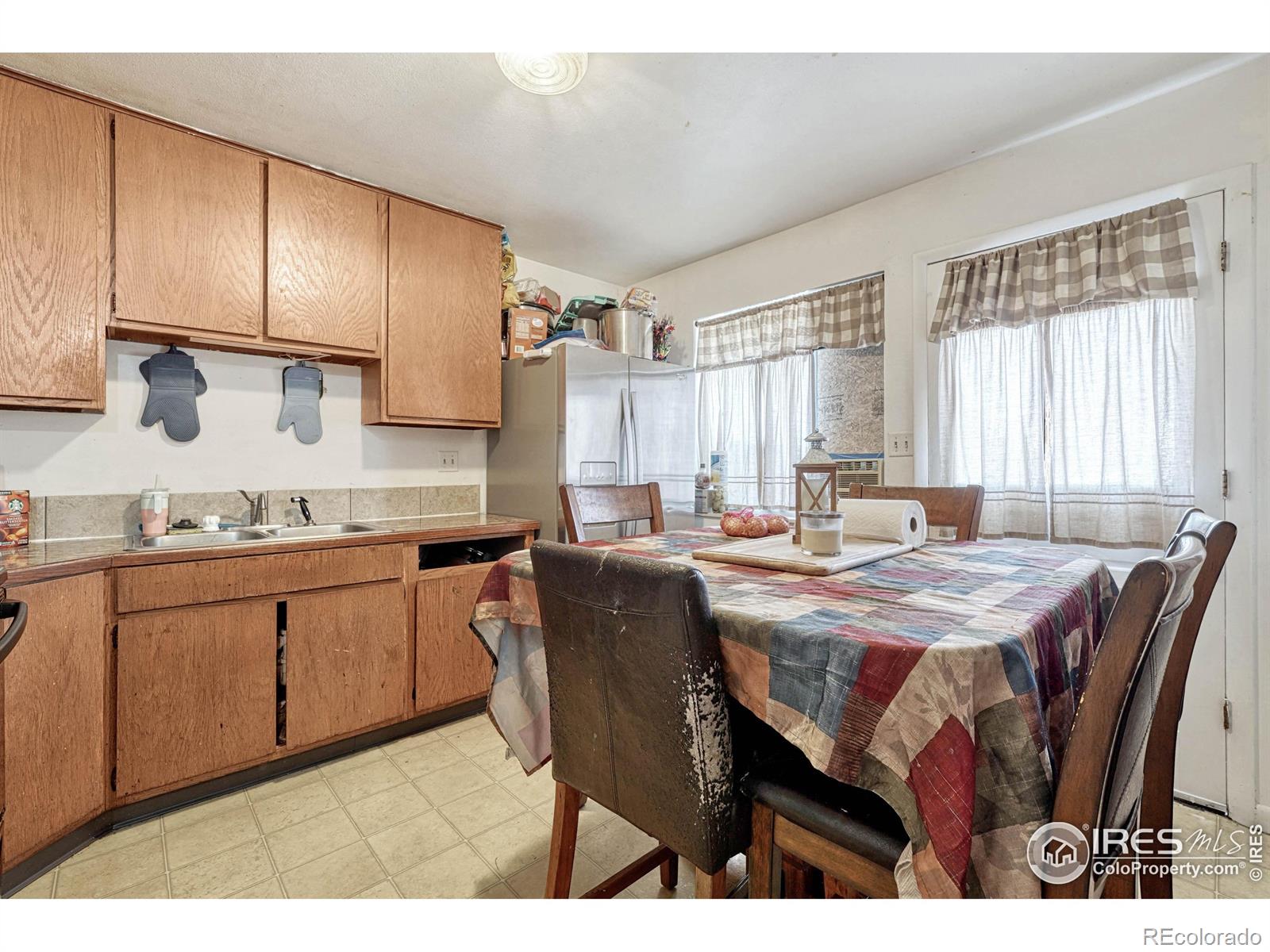122 12th Avenue, Greeley, CO 80631, 4 Bedrooms Bedrooms, ,2 BathroomsBathrooms,Residential,For Sale,12th,RECIR1021499