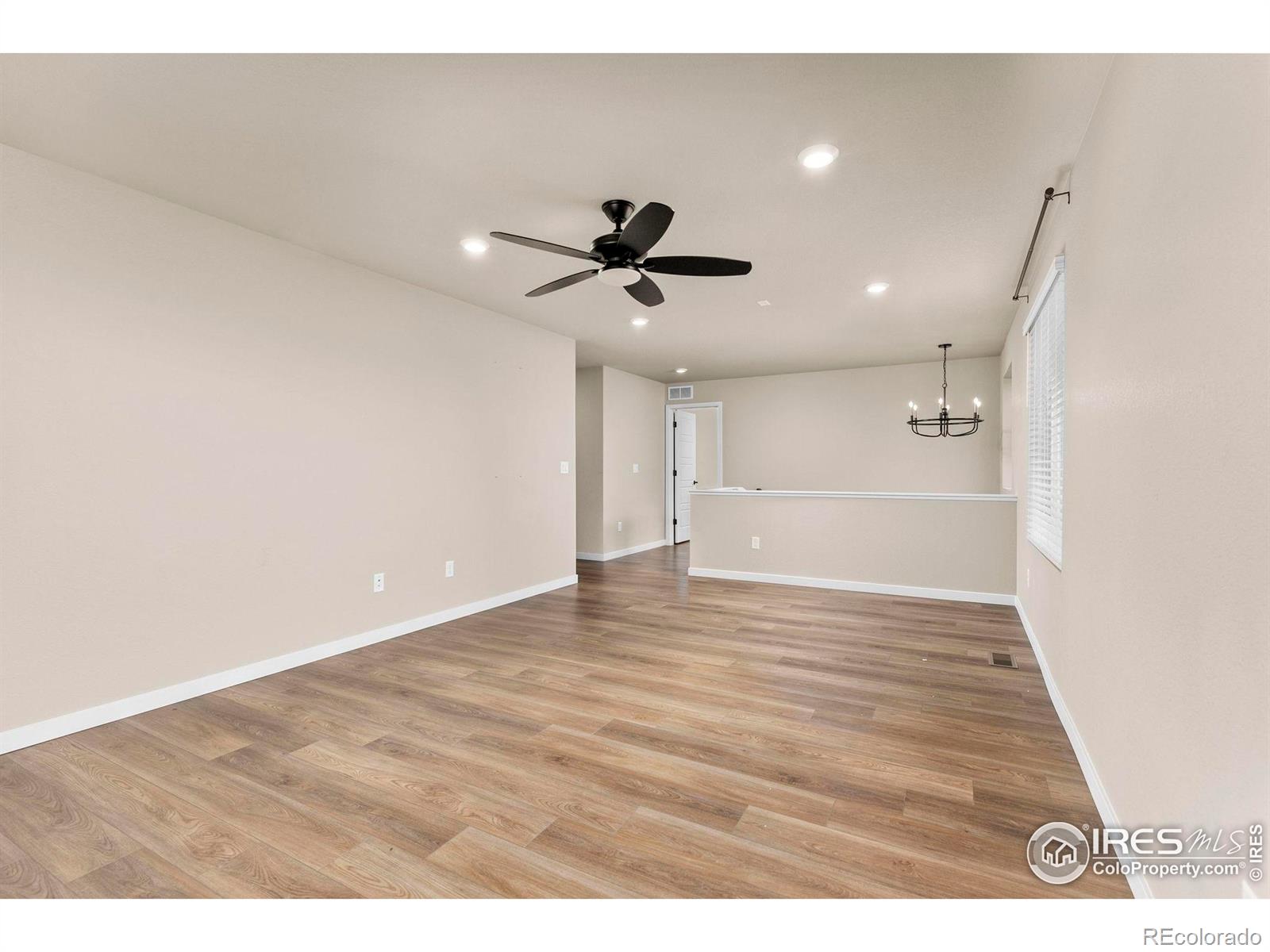 4455 Picadilly Court, Aurora, CO 80019, 5 Bedrooms Bedrooms, ,3 BathroomsBathrooms,Residential,For Sale,Picadilly,RECIR1021472