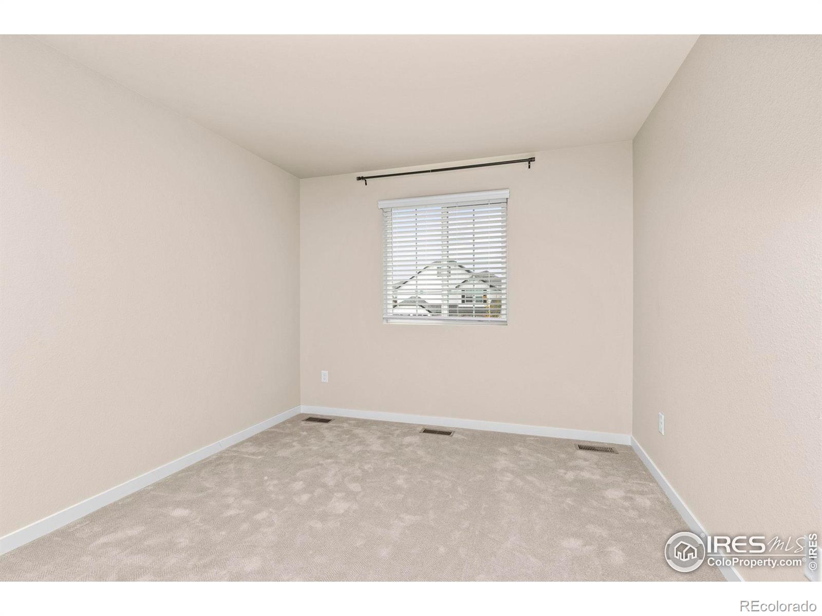 4455 Picadilly Court, Aurora, CO 80019, 5 Bedrooms Bedrooms, ,3 BathroomsBathrooms,Residential,For Sale,Picadilly,RECIR1021472