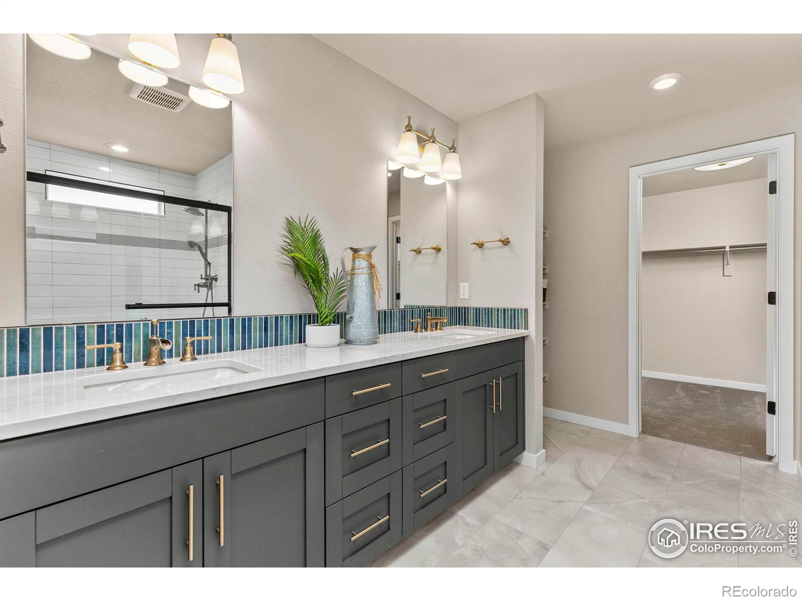 4455 Picadilly Court, Aurora, CO 80019, 5 Bedrooms Bedrooms, ,3 BathroomsBathrooms,Residential,For Sale,Picadilly,RECIR1021472