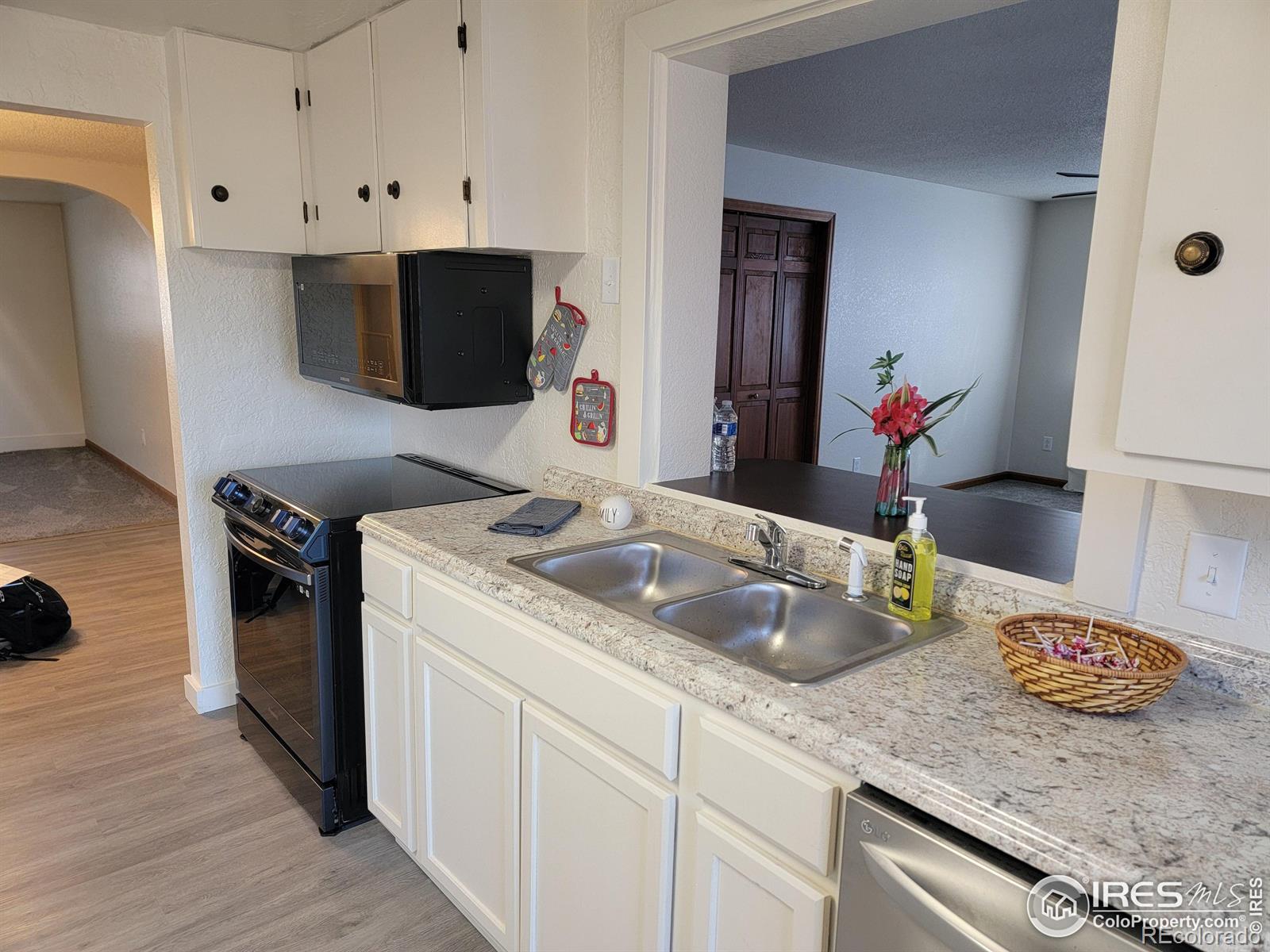 403 21st Avenue, Greeley, CO 80631, 3 Bedrooms Bedrooms, ,2 BathroomsBathrooms,Residential,For Sale,21st,RECIR1021509