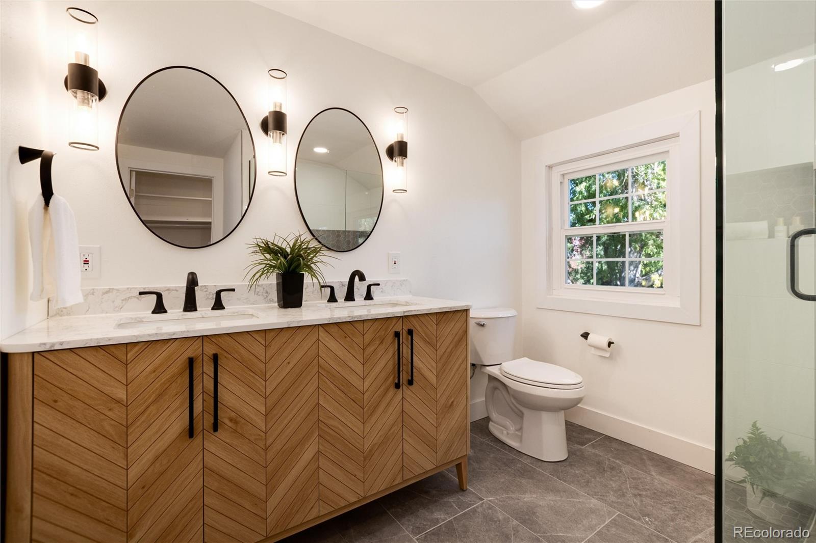 7024 Oneida Circle, Centennial, CO 80112, 5 Bedrooms Bedrooms, ,4 BathroomsBathrooms,Residential,For Sale,Oneida,REC5175044