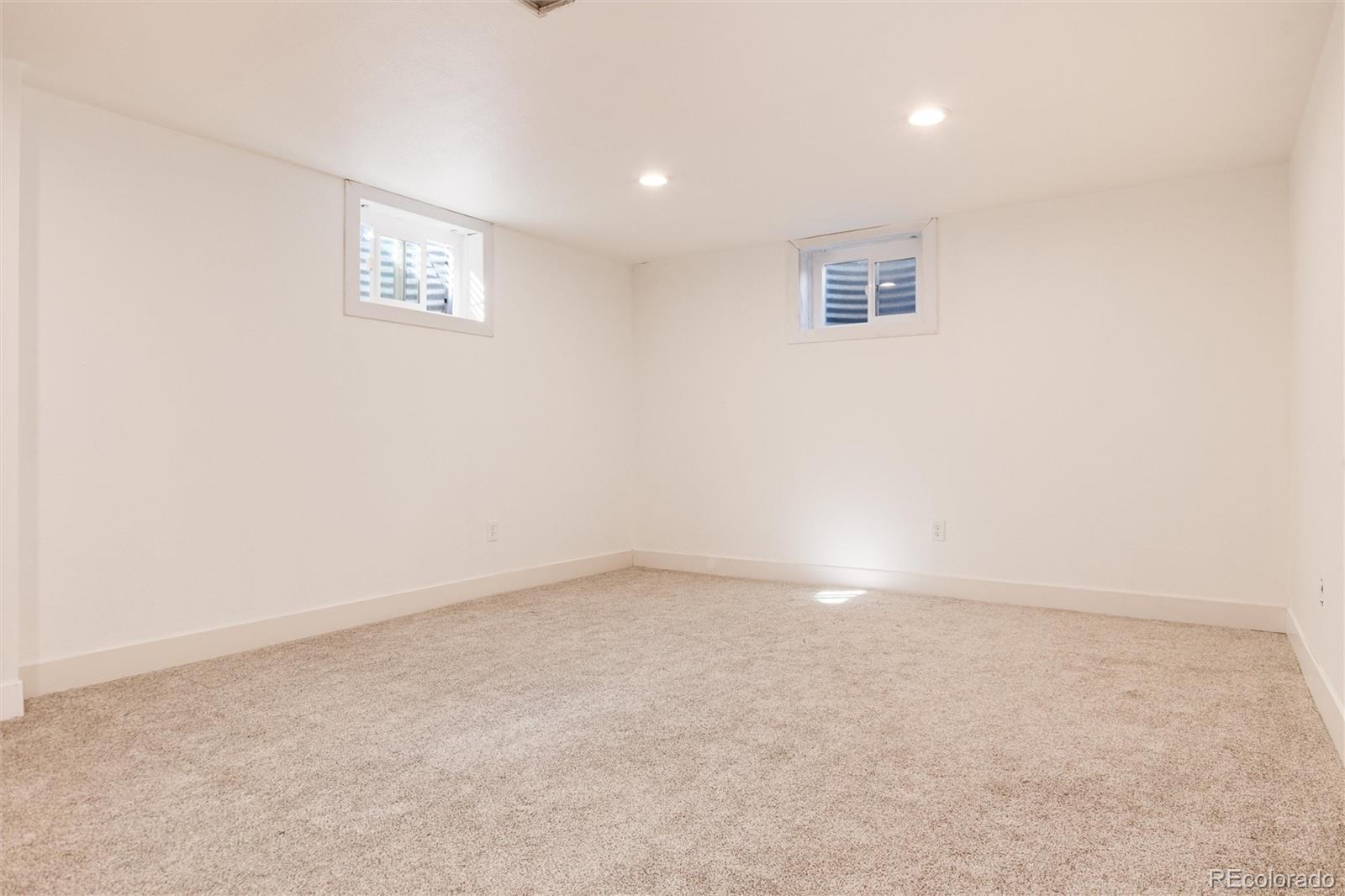 7024 Oneida Circle, Centennial, CO 80112, 5 Bedrooms Bedrooms, ,4 BathroomsBathrooms,Residential,For Sale,Oneida,REC5175044