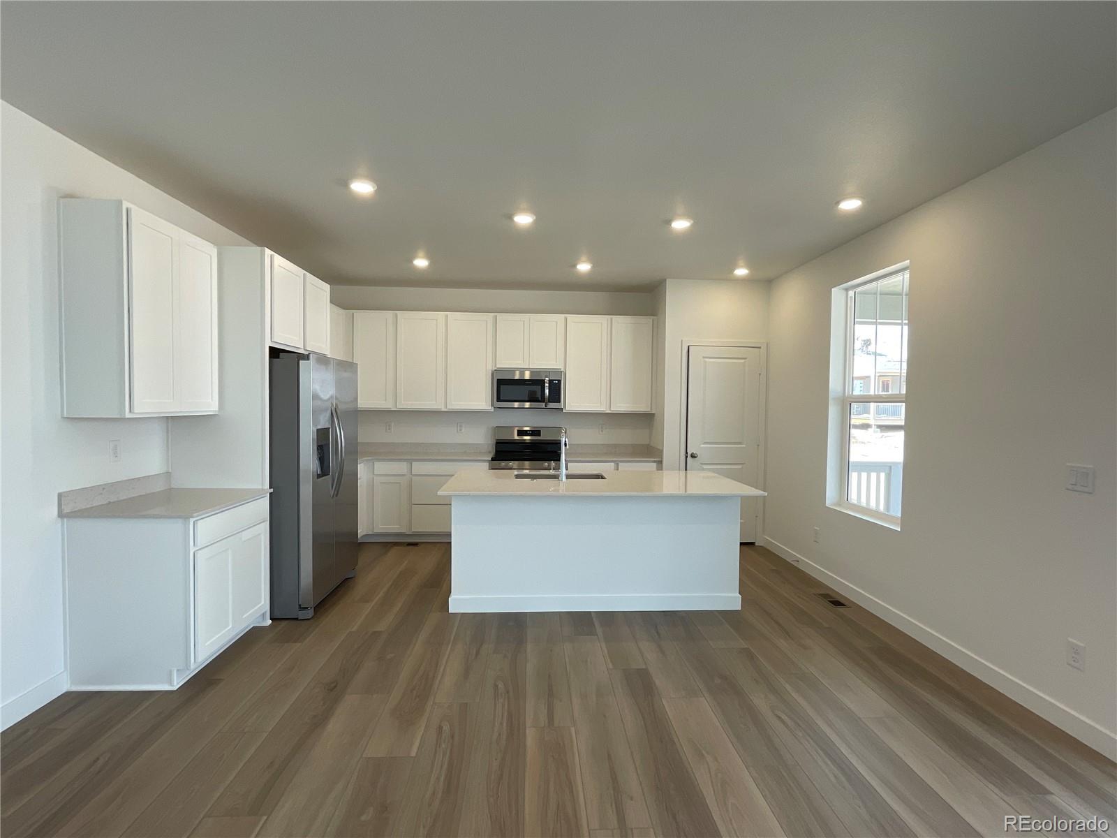 5525 Wisteria Avenue, Firestone, CO 80504, 5 Bedrooms Bedrooms, ,5 BathroomsBathrooms,Residential,For Sale,Wisteria,REC2393269