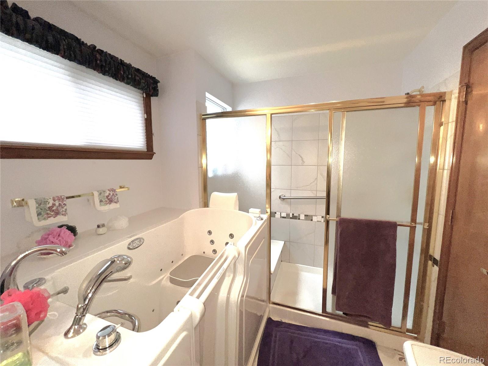 5216 Cathay Way, Centennial, CO 80015, 6 Bedrooms Bedrooms, ,4 BathroomsBathrooms,Residential,For Sale,Cathay,REC9254578