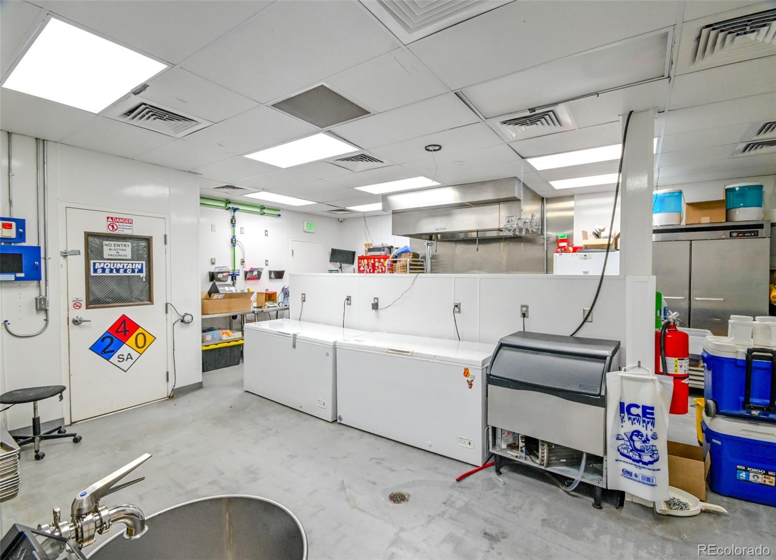 472 Laredo Street, Aurora, CO 80011, ,Commercial,For Sale,Pacifica Laredo,Laredo,REC7387097