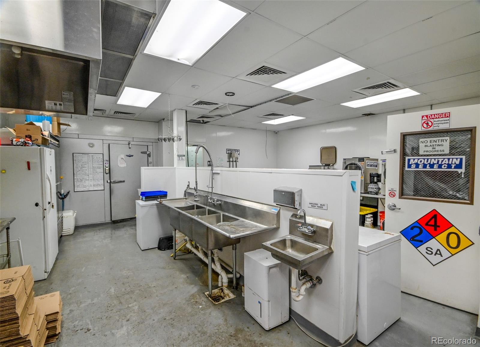 472 Laredo Street, Aurora, CO 80011, ,Commercial,For Sale,Pacifica Laredo,Laredo,REC7387097