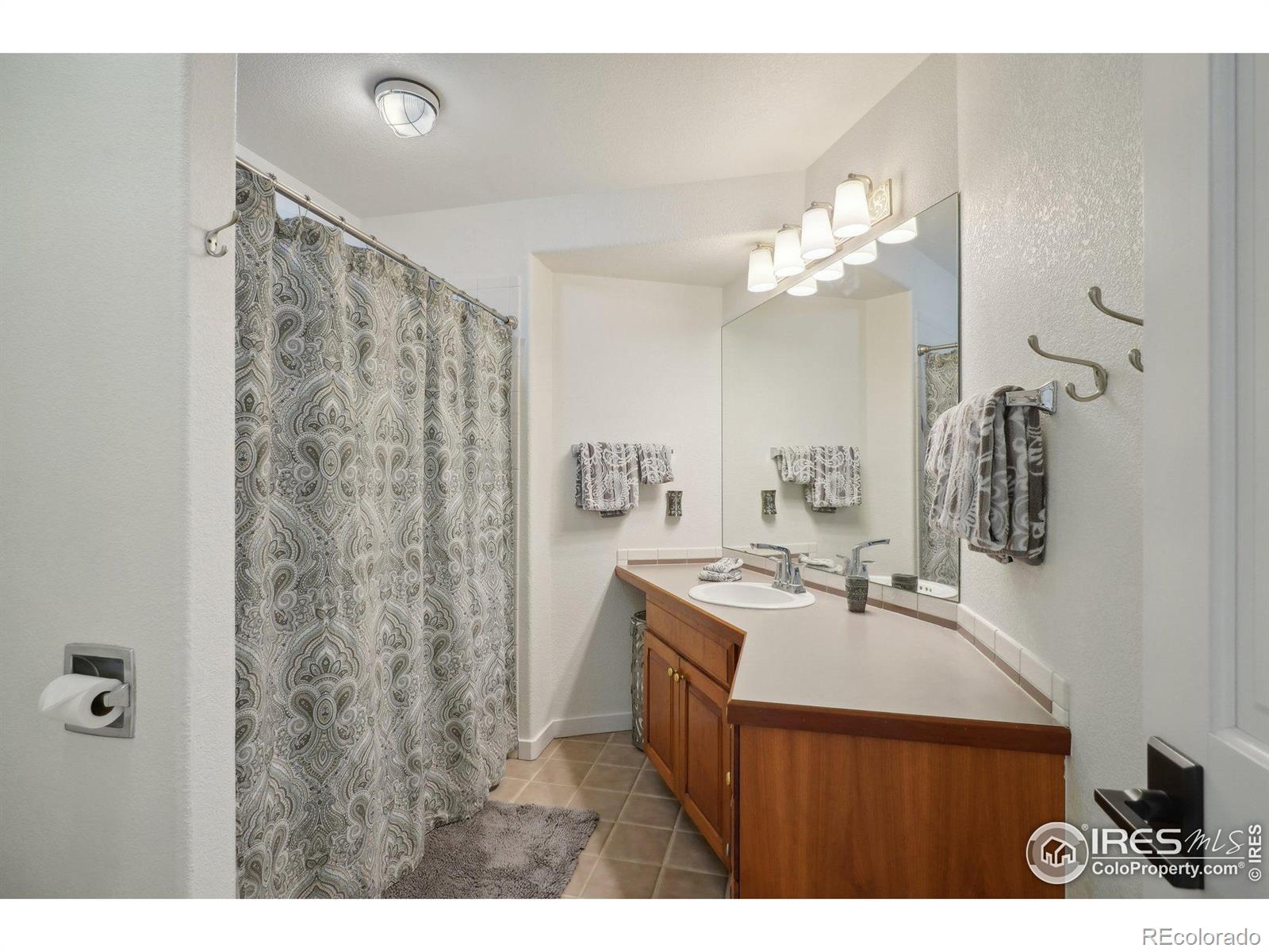 2535 Columbine Circle, Lafayette, CO 80026, 4 Bedrooms Bedrooms, ,3 BathroomsBathrooms,Residential,For Sale,Columbine,RECIR1021625
