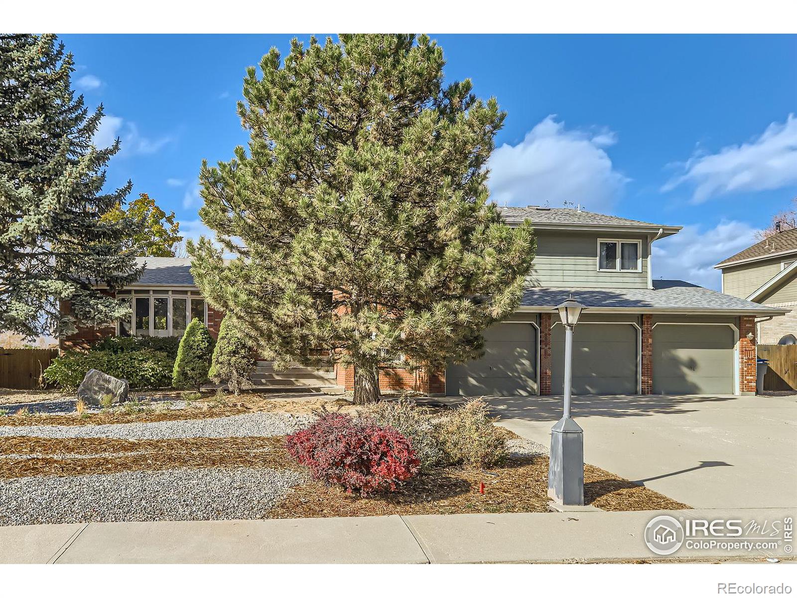 1219 Twin Peaks Circle, Longmont, CO 80503, 4 Bedrooms Bedrooms, ,3 BathroomsBathrooms,Residential,For Sale,Twin Peaks,RECIR1021616