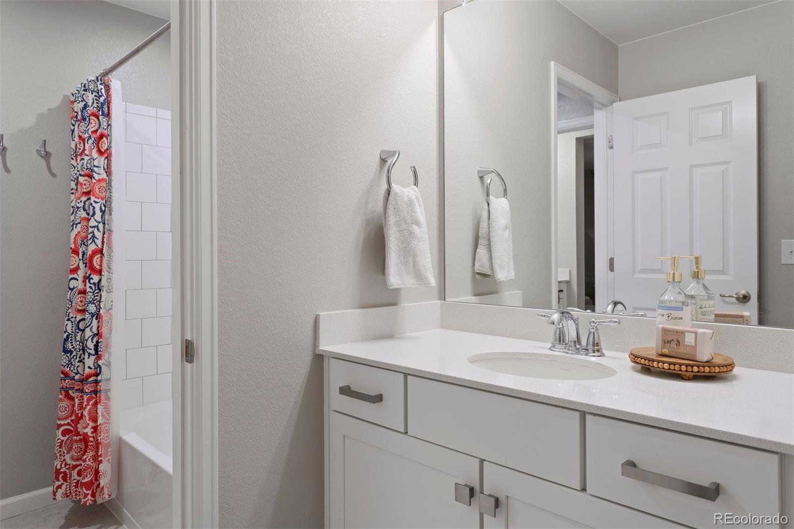 23890 Minnow Drive, Aurora, CO 80016, 4 Bedrooms Bedrooms, ,4 BathroomsBathrooms,Residential,For Sale,Minnow,REC3387063