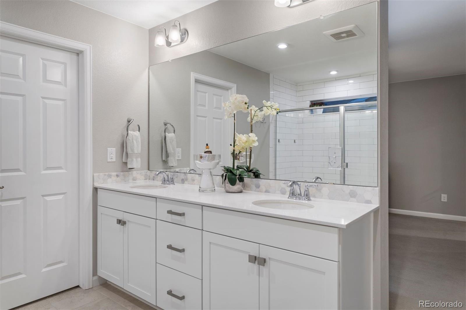 23890 Minnow Drive, Aurora, CO 80016, 4 Bedrooms Bedrooms, ,4 BathroomsBathrooms,Residential,For Sale,Minnow,REC3387063