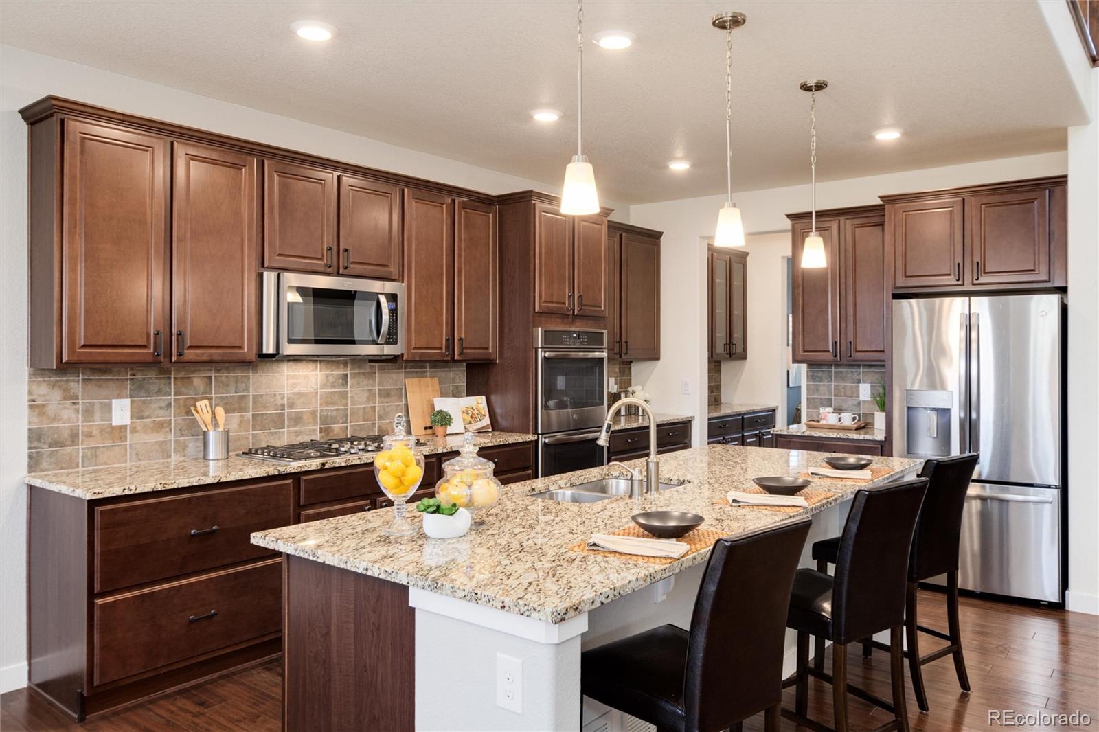 9575 Williamsburg Street, Littleton, CO 80125, 4 Bedrooms Bedrooms, ,3 BathroomsBathrooms,Residential,For Sale,Williamsburg,REC5893312