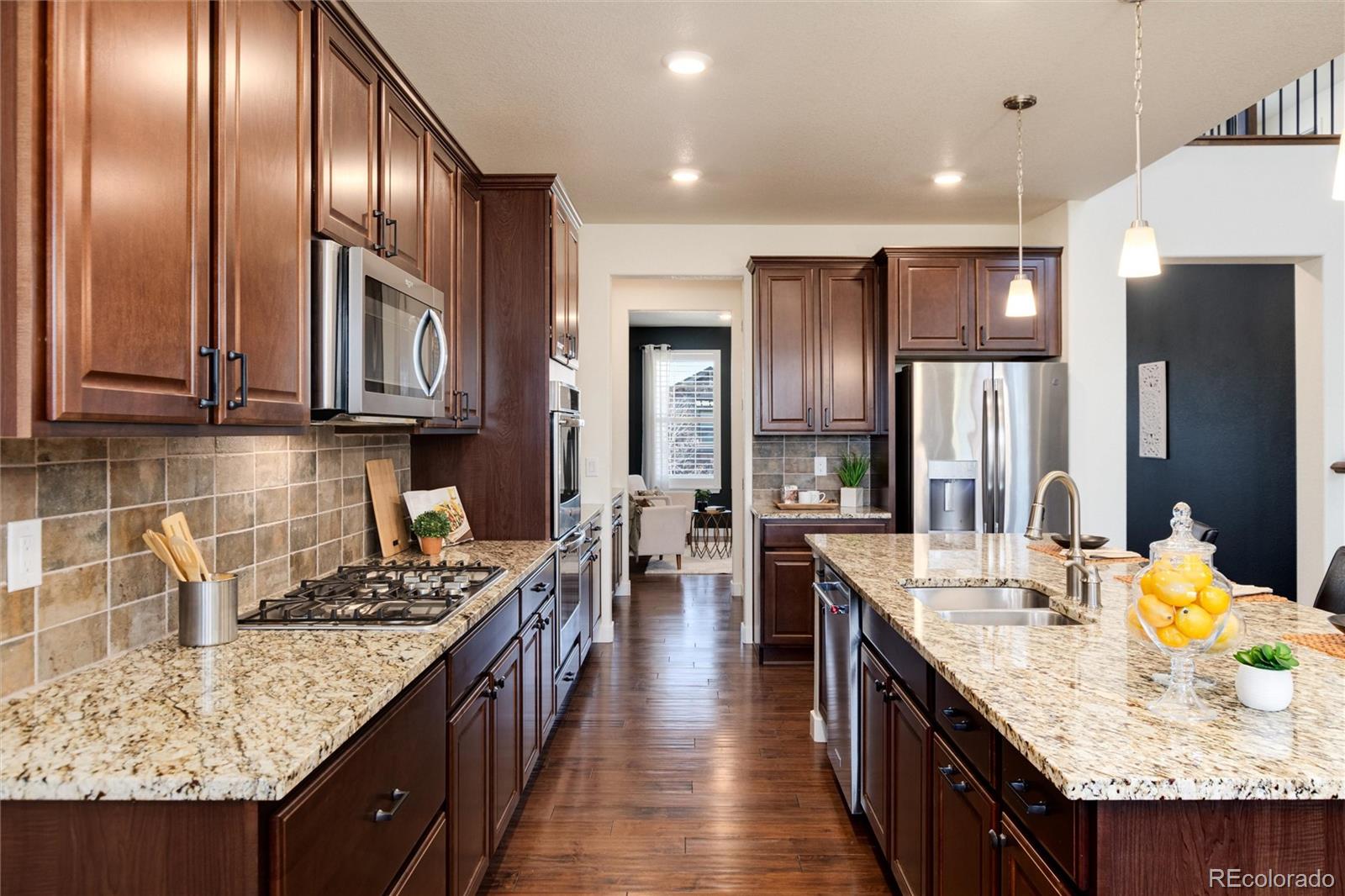 9575 Williamsburg Street, Littleton, CO 80125, 4 Bedrooms Bedrooms, ,3 BathroomsBathrooms,Residential,For Sale,Williamsburg,REC5893312