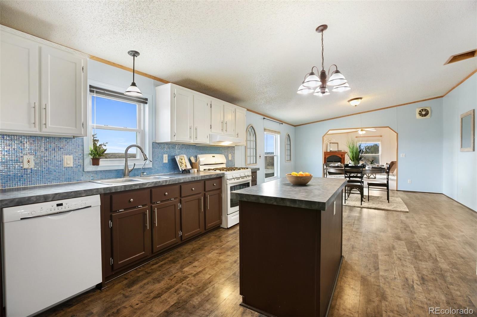 1376 B Street, Penrose, CO 81240, 3 Bedrooms Bedrooms, ,2 BathroomsBathrooms,Residential,For Sale,B,REC1994763