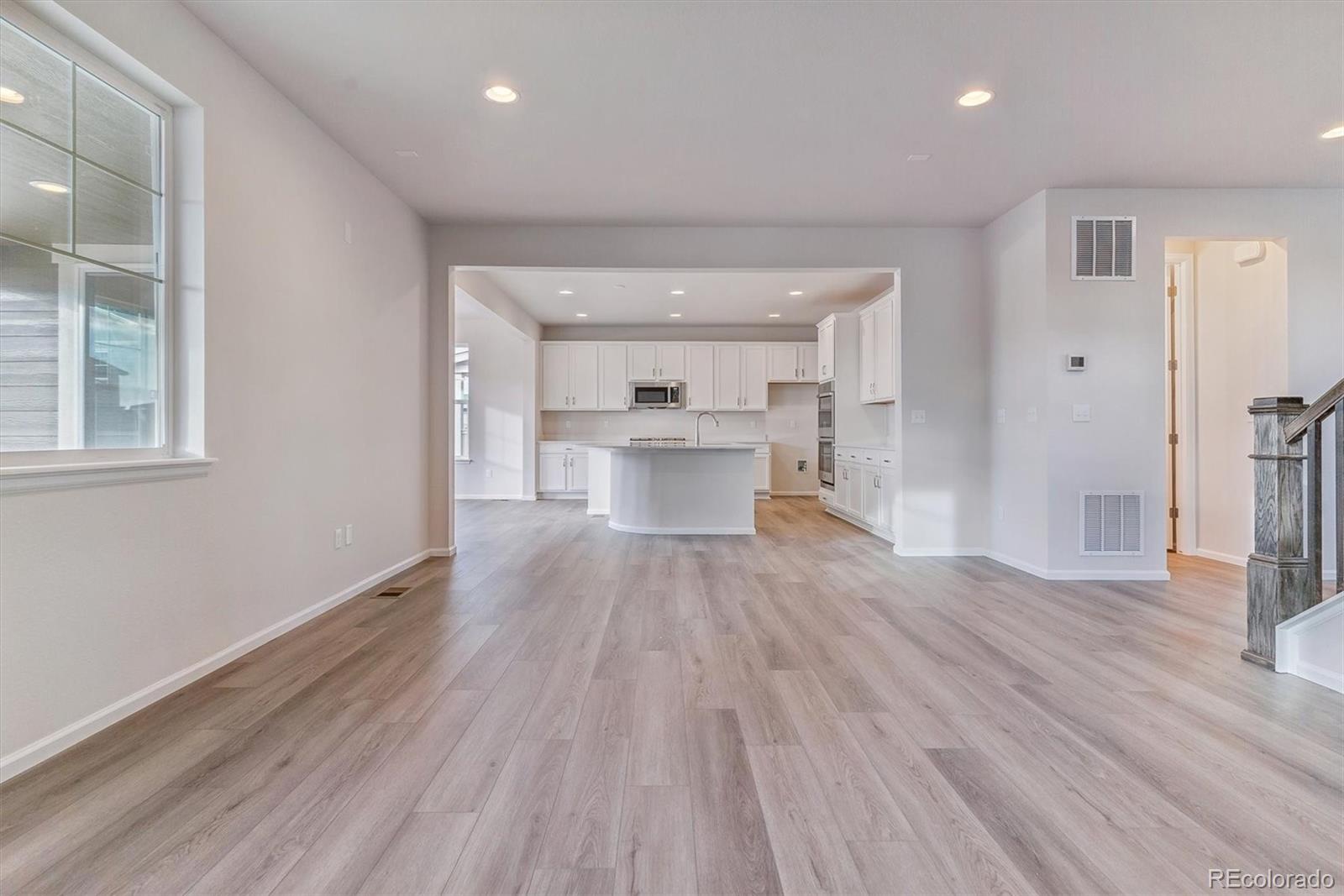 4007 Reserve Boulevard, Aurora, CO 80019, 5 Bedrooms Bedrooms, ,4 BathroomsBathrooms,Residential,For Sale,Reserve,REC6543396