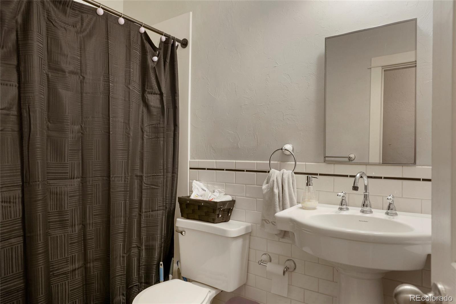 201 E South 1st Street, Johnstown, CO 80534, ,Commercial,For Sale,Johnstown Manor Apartments,South 1st,REC7942349