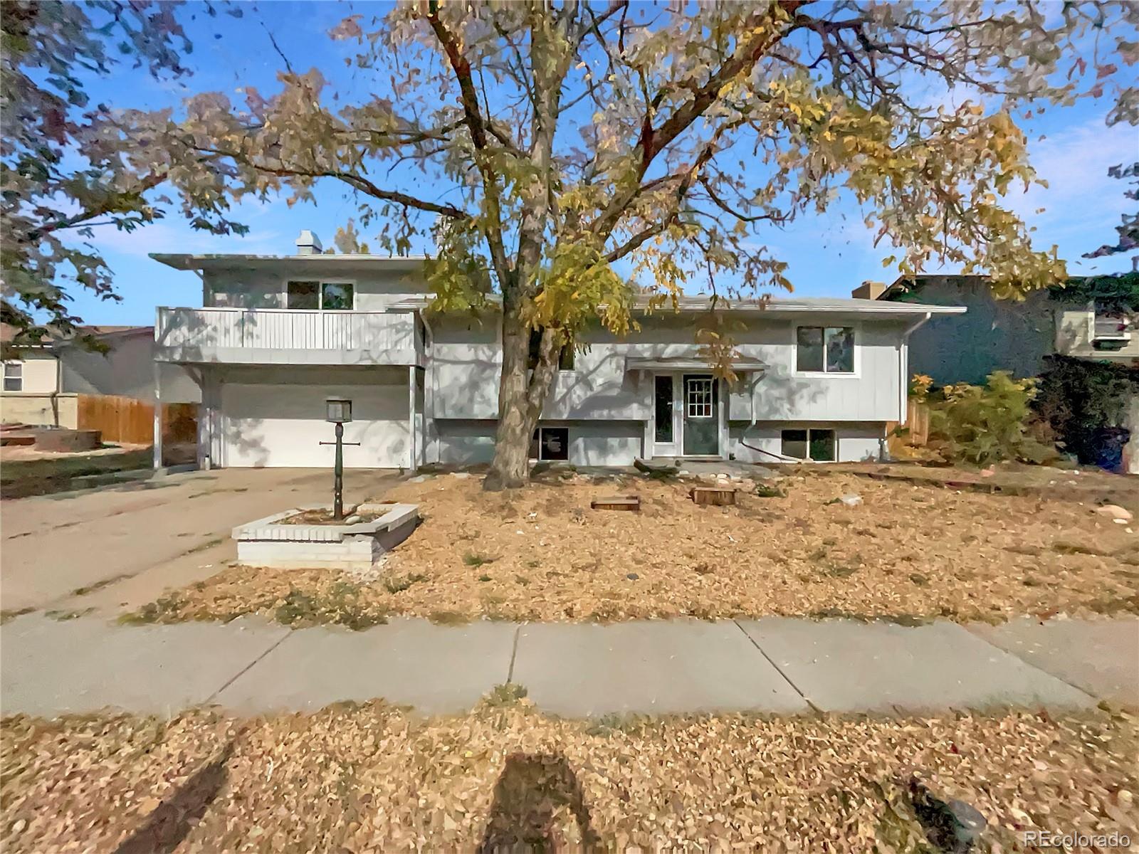 12153 Florida Avenue, Aurora, CO 80012, 3 Bedrooms Bedrooms, ,2 BathroomsBathrooms,Residential,For Sale,Florida,REC9799192