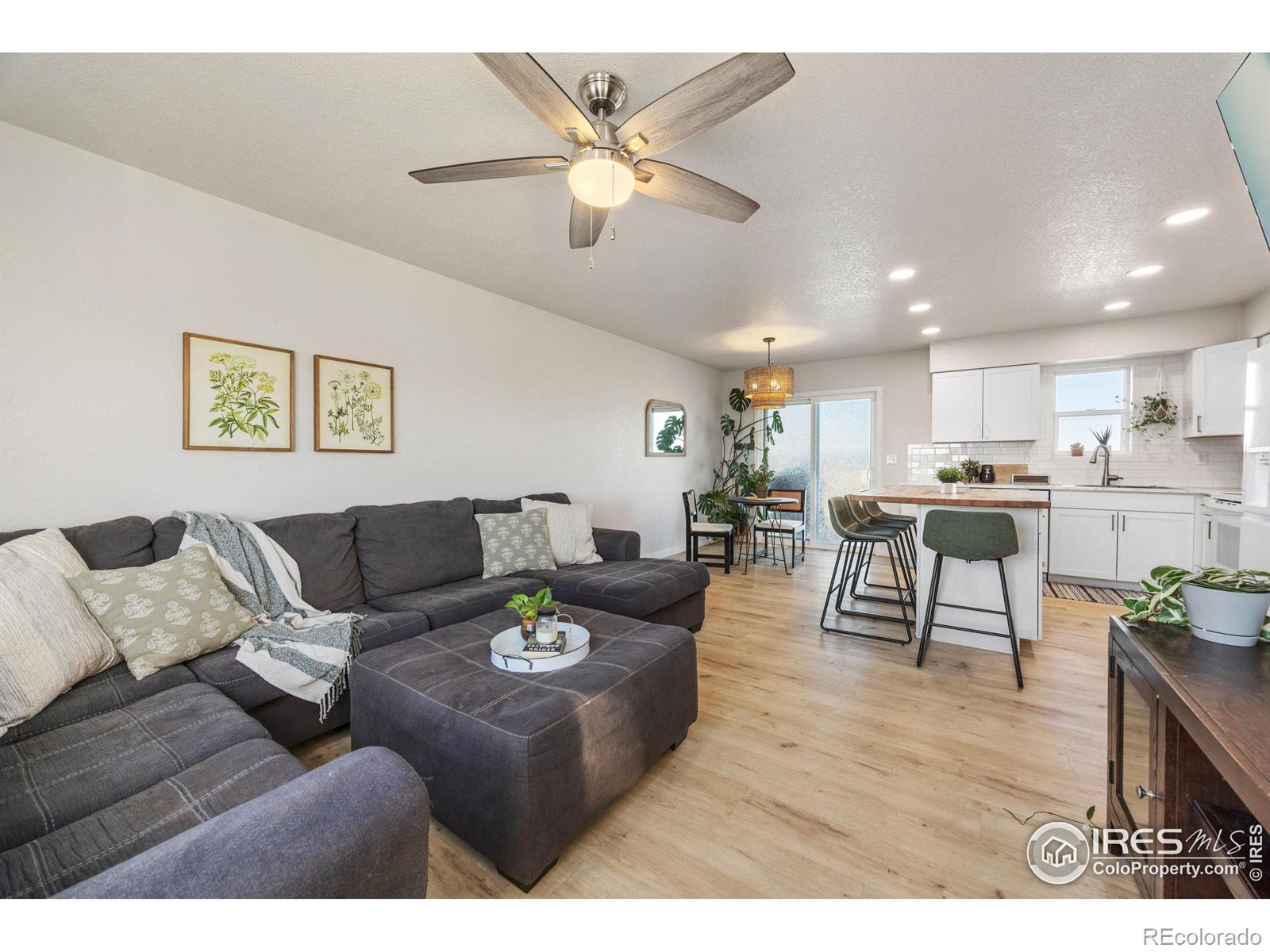 913 24th St Rd, Greeley, CO 80631, 3 Bedrooms Bedrooms, ,2 BathroomsBathrooms,Residential,For Sale,24th,RECIR1021754