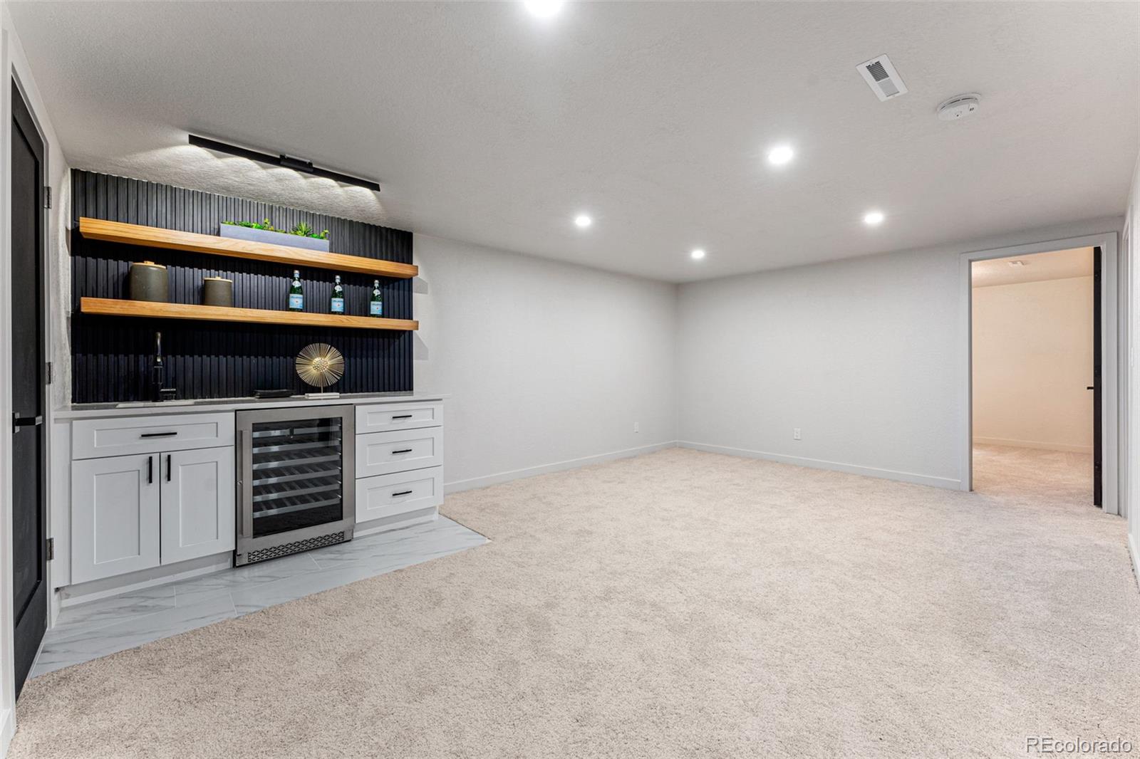 660 Elmhurst Place, Broomfield, CO 80020, 5 Bedrooms Bedrooms, ,3 BathroomsBathrooms,Residential,For Sale,Elmhurst,REC4422648