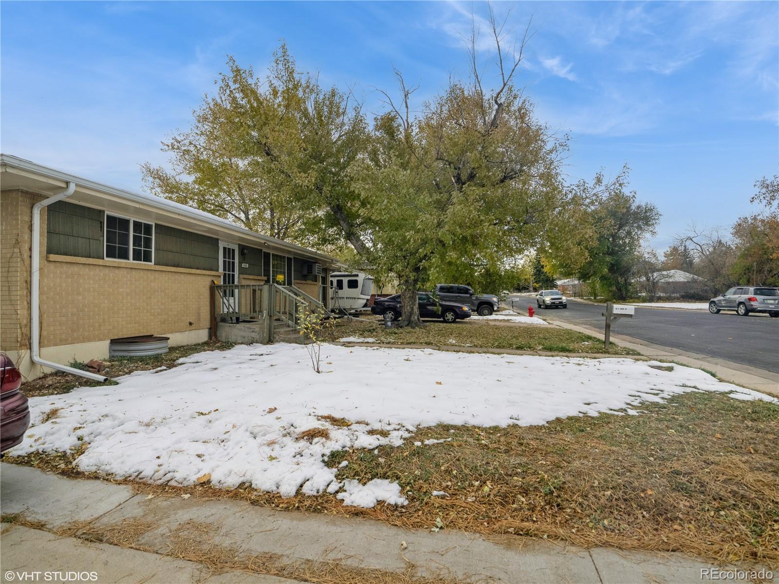 300 Simms Street, Lakewood, CO 80228, 4 Bedrooms Bedrooms, ,2 BathroomsBathrooms,Residential,For Sale,Simms,REC3463248