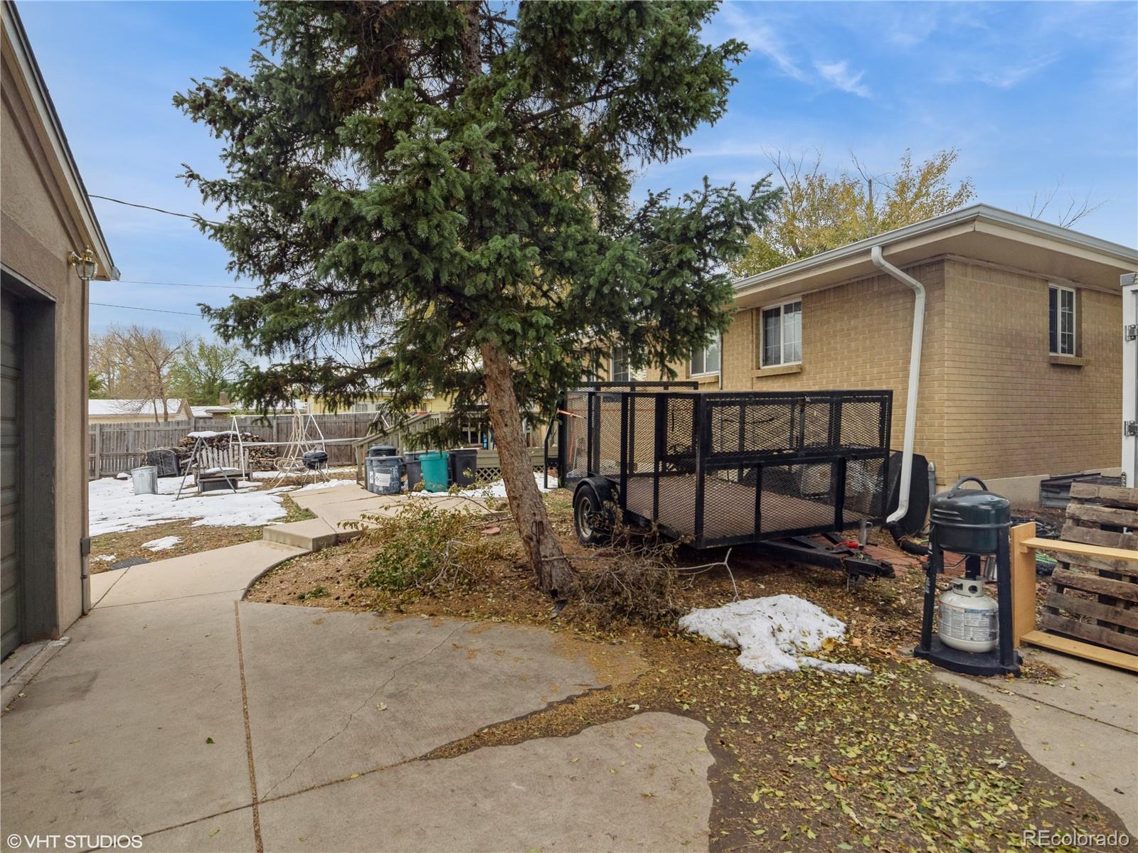 300 Simms Street, Lakewood, CO 80228, 4 Bedrooms Bedrooms, ,2 BathroomsBathrooms,Residential,For Sale,Simms,REC3463248