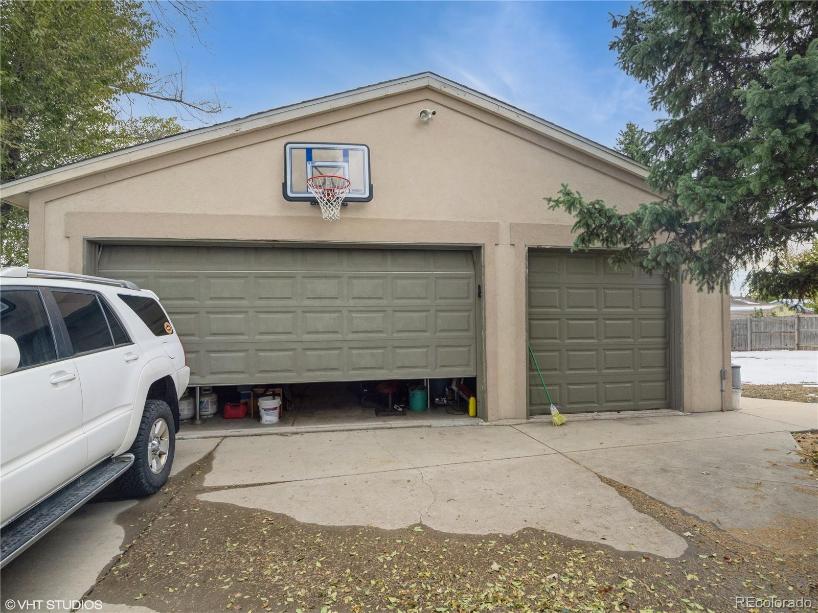 300 Simms Street, Lakewood, CO 80228, 4 Bedrooms Bedrooms, ,2 BathroomsBathrooms,Residential,For Sale,Simms,REC3463248