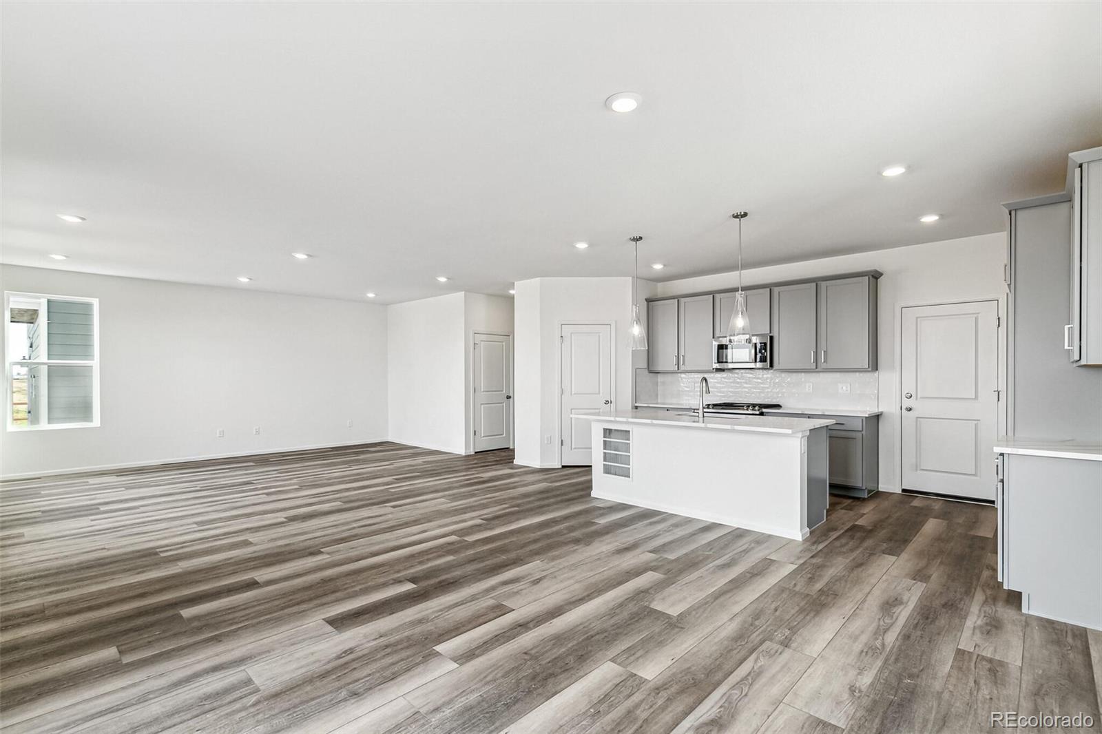 11045 Ursula Street, Commerce City, CO 80022, 3 Bedrooms Bedrooms, ,3 BathroomsBathrooms,Residential,For Sale,Ursula,REC4371895