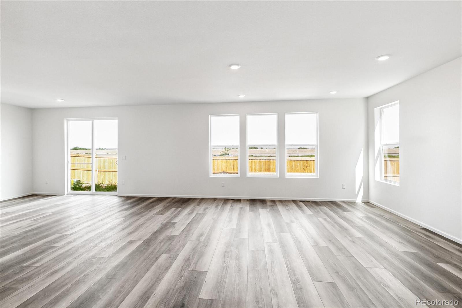 11045 Ursula Street, Commerce City, CO 80022, 3 Bedrooms Bedrooms, ,3 BathroomsBathrooms,Residential,For Sale,Ursula,REC4371895