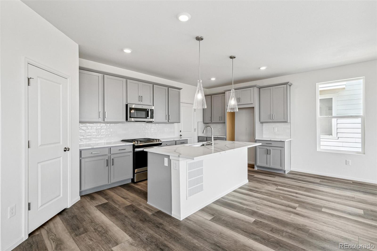 11045 Ursula Street, Commerce City, CO 80022, 3 Bedrooms Bedrooms, ,3 BathroomsBathrooms,Residential,For Sale,Ursula,REC4371895