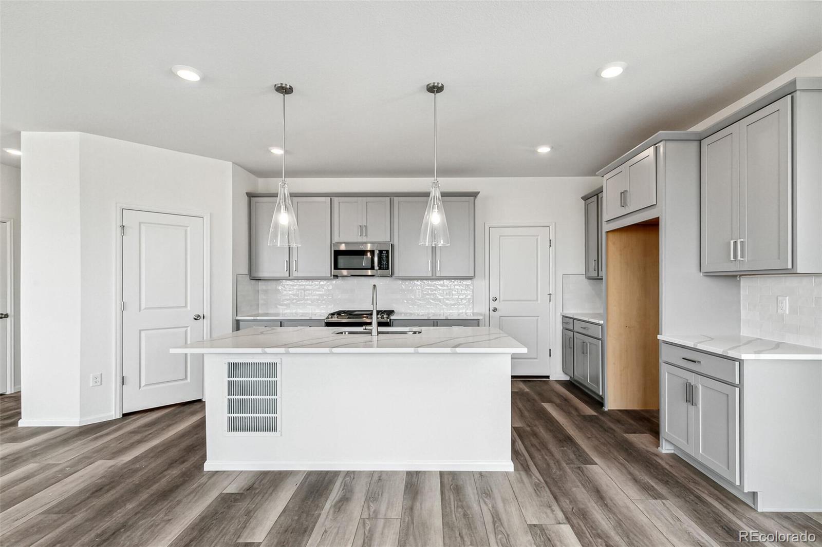11045 Ursula Street, Commerce City, CO 80022, 3 Bedrooms Bedrooms, ,3 BathroomsBathrooms,Residential,For Sale,Ursula,REC4371895