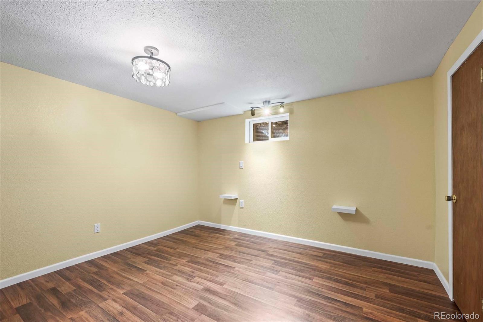 1080 103rd Avenue, Northglenn, CO 80260, 5 Bedrooms Bedrooms, ,3 BathroomsBathrooms,Residential,For Sale,103rd,REC1635485