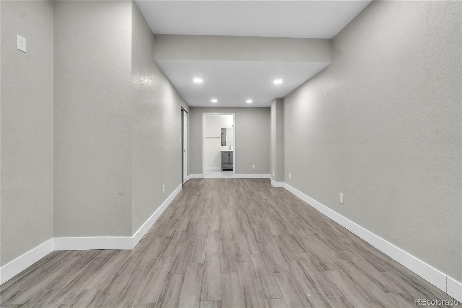 7215 Robertsdale Way, Aurora, CO 80016, 5 Bedrooms Bedrooms, ,5 BathroomsBathrooms,Residential,For Sale,Robertsdale,REC7294119