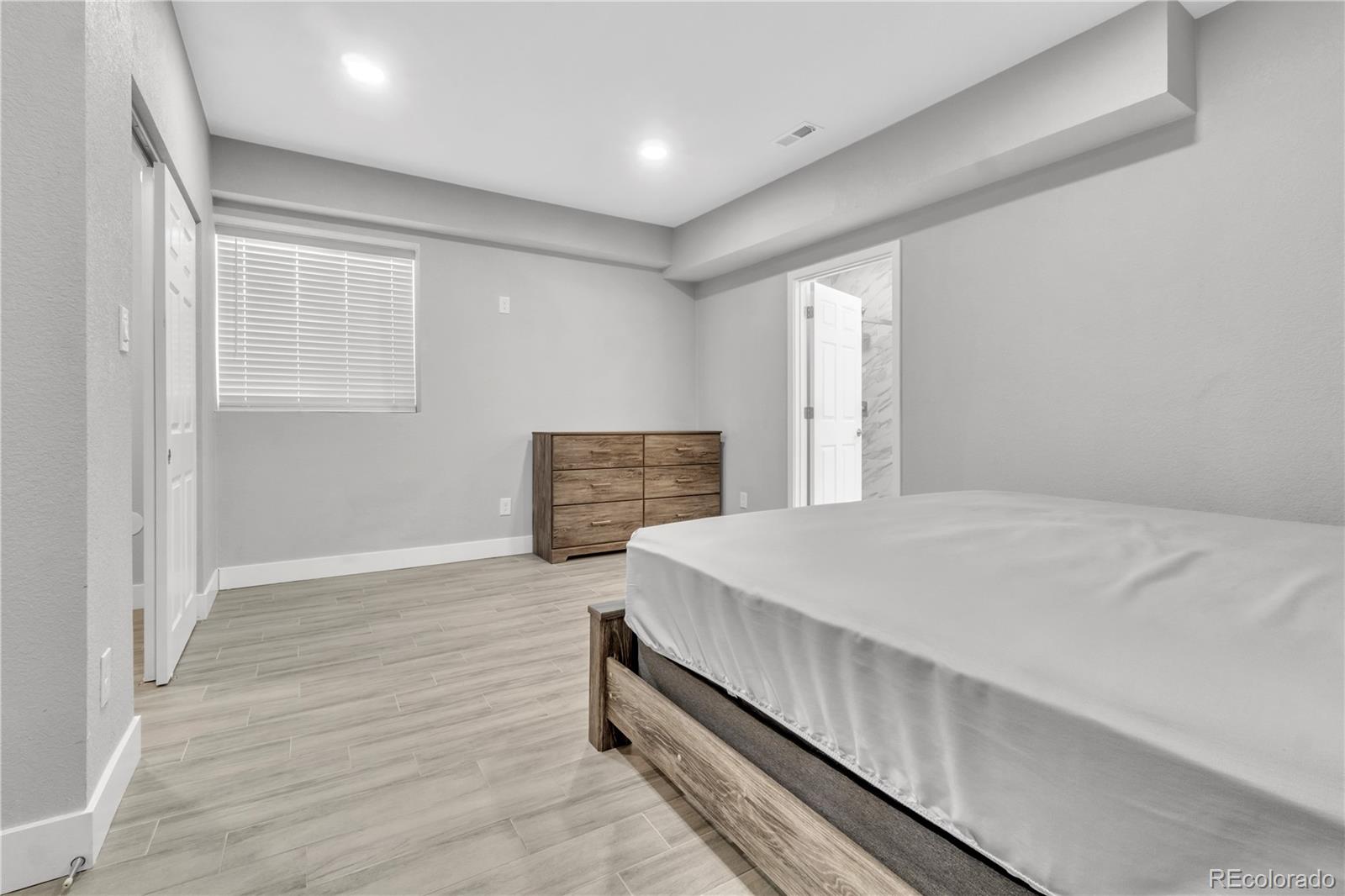 7215 Robertsdale Way, Aurora, CO 80016, 5 Bedrooms Bedrooms, ,5 BathroomsBathrooms,Residential,For Sale,Robertsdale,REC7294119