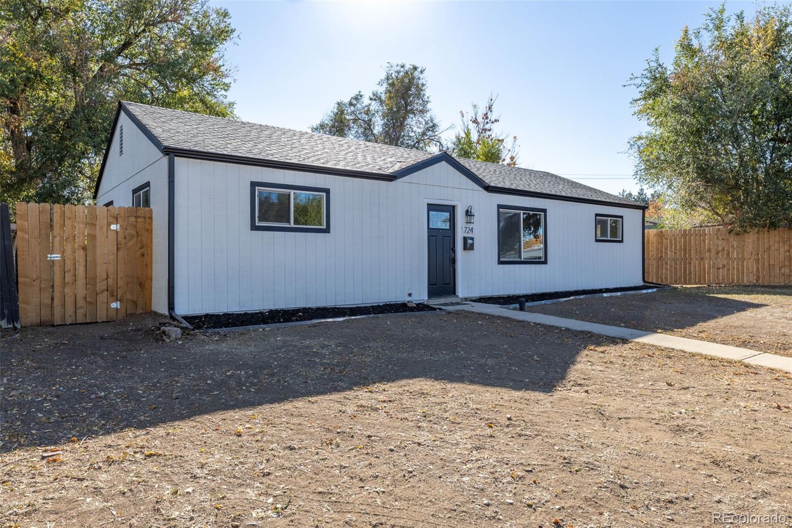 724 Victor Street, Aurora, CO 80011, 3 Bedrooms Bedrooms, ,2 BathroomsBathrooms,Residential,For Sale,Victor,REC4517000