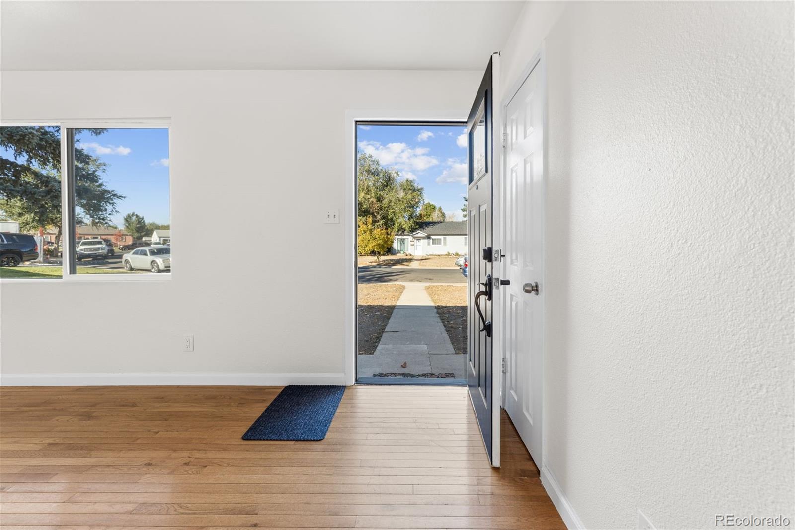 724 Victor Street, Aurora, CO 80011, 3 Bedrooms Bedrooms, ,2 BathroomsBathrooms,Residential,For Sale,Victor,REC4517000