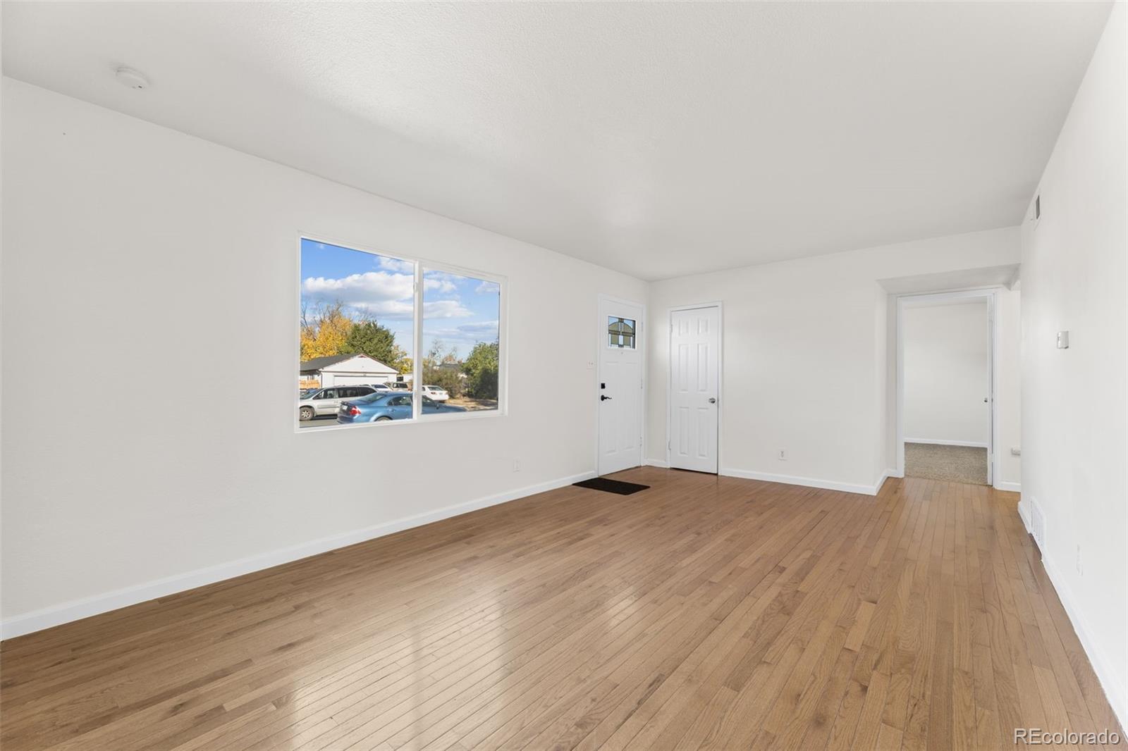724 Victor Street, Aurora, CO 80011, 3 Bedrooms Bedrooms, ,2 BathroomsBathrooms,Residential,For Sale,Victor,REC4517000