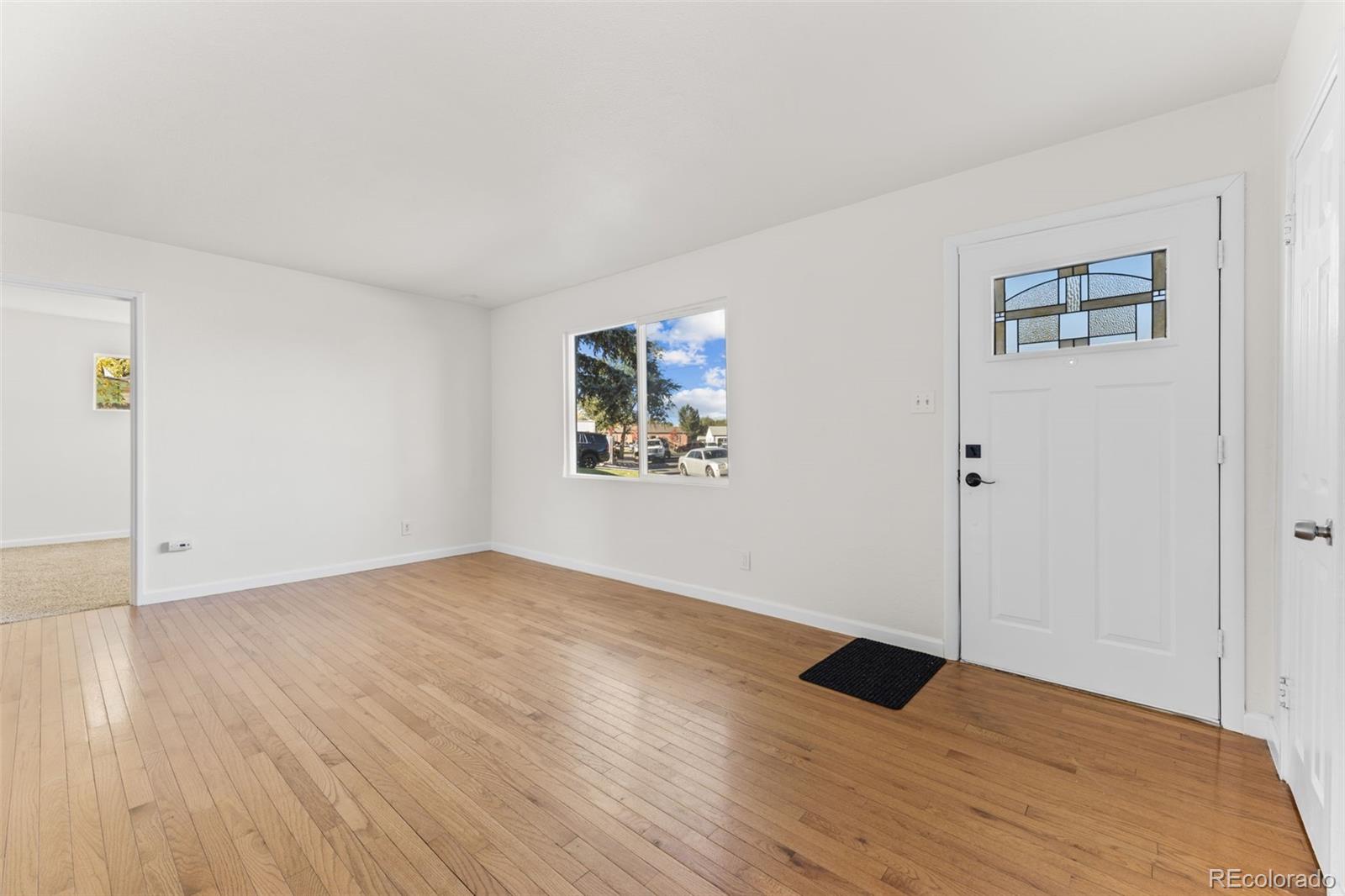 724 Victor Street, Aurora, CO 80011, 3 Bedrooms Bedrooms, ,2 BathroomsBathrooms,Residential,For Sale,Victor,REC4517000