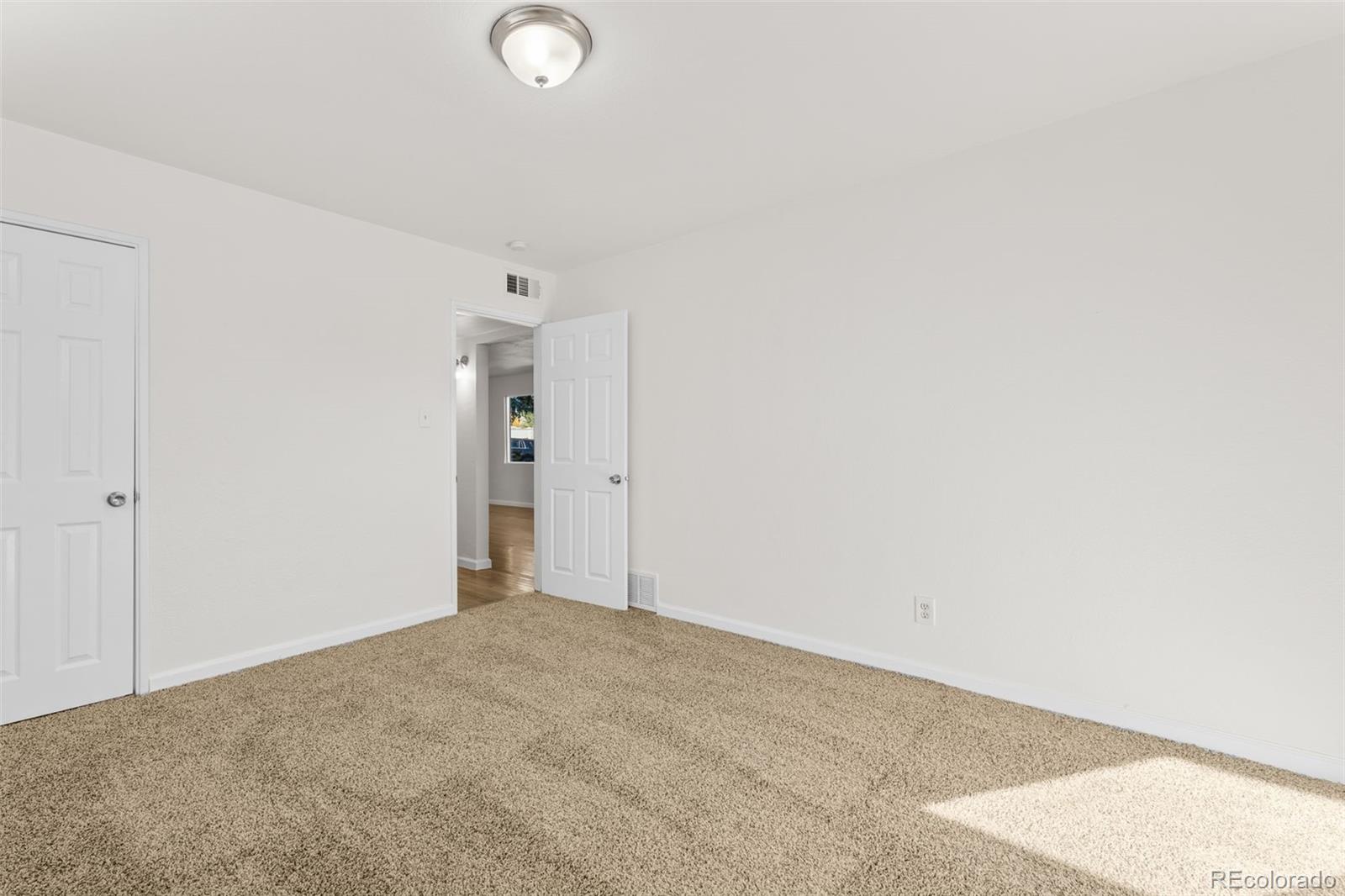 724 Victor Street, Aurora, CO 80011, 3 Bedrooms Bedrooms, ,2 BathroomsBathrooms,Residential,For Sale,Victor,REC4517000