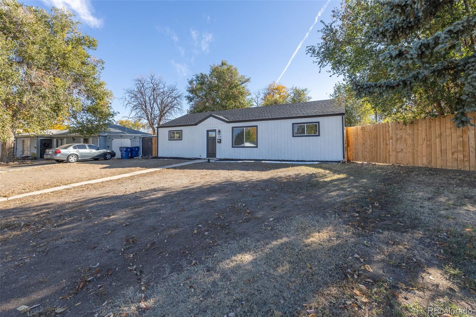 724 Victor Street, Aurora, CO 80011, 3 Bedrooms Bedrooms, ,2 BathroomsBathrooms,Residential,For Sale,Victor,REC4517000