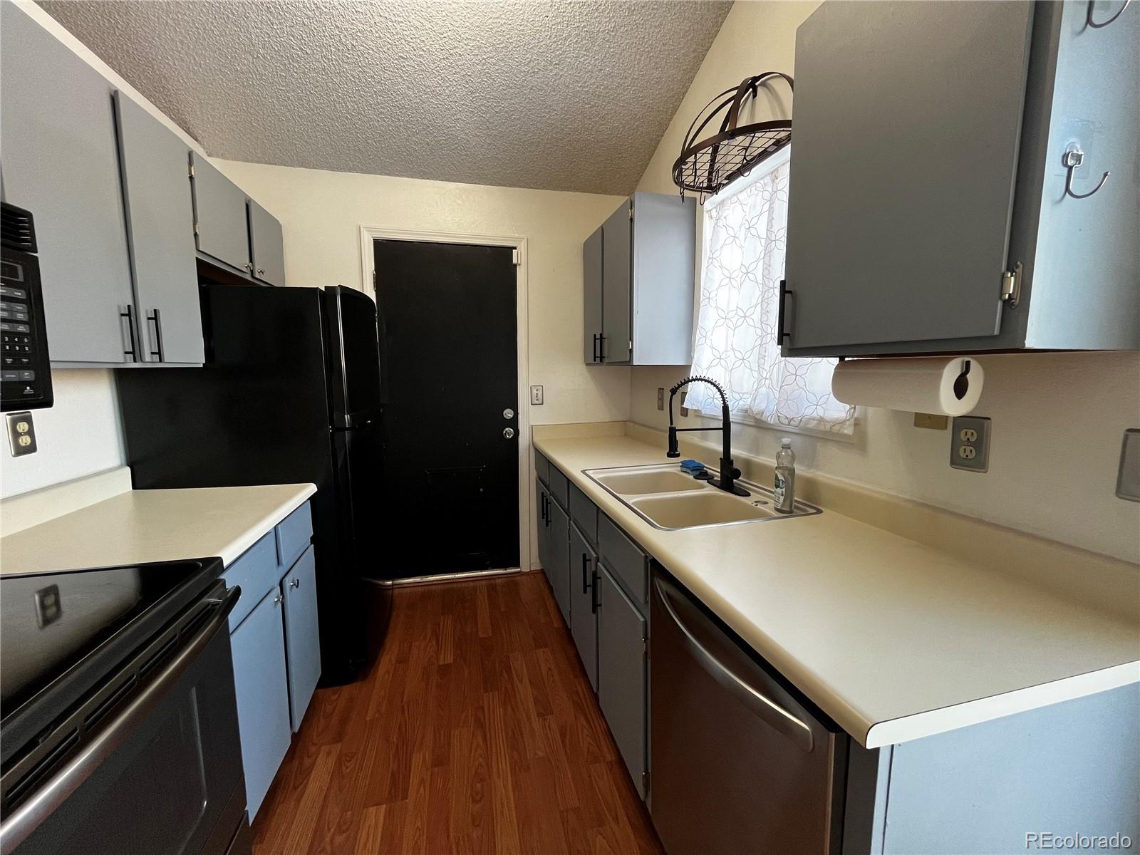 17541 Temple Drive, Aurora, CO 80015, 3 Bedrooms Bedrooms, ,2 BathroomsBathrooms,Rental,For Rent,Temple,REC4863156