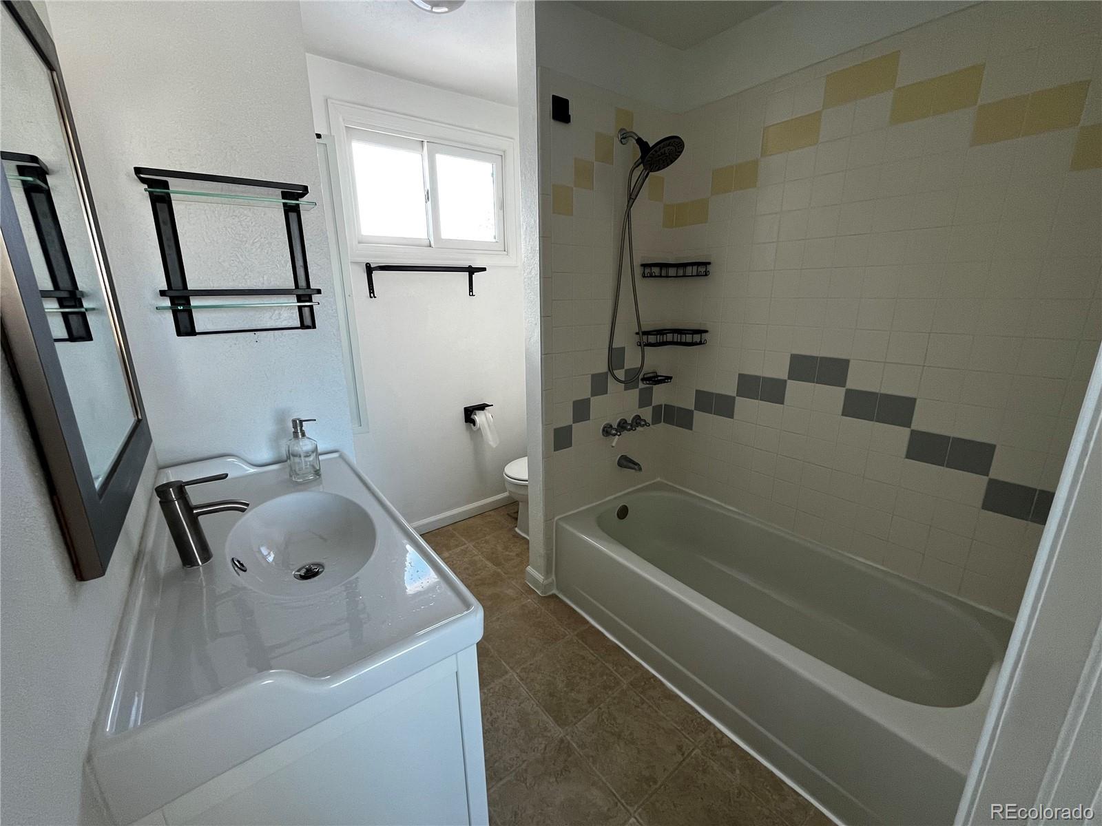 17541 Temple Drive, Aurora, CO 80015, 3 Bedrooms Bedrooms, ,2 BathroomsBathrooms,Rental,For Rent,Temple,REC4863156