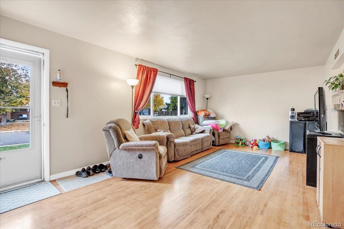 7366 Maryland Avenue, Lakewood, CO 80232, 3 Bedrooms Bedrooms, ,2 BathroomsBathrooms,Residential,For Sale,Maryland,REC9027838