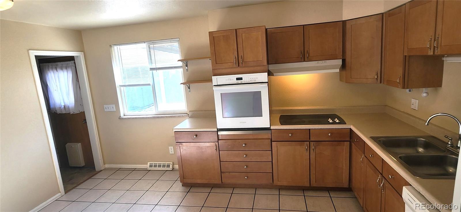 7366 Maryland Avenue, Lakewood, CO 80232, 3 Bedrooms Bedrooms, ,2 BathroomsBathrooms,Residential,For Sale,Maryland,REC9027838