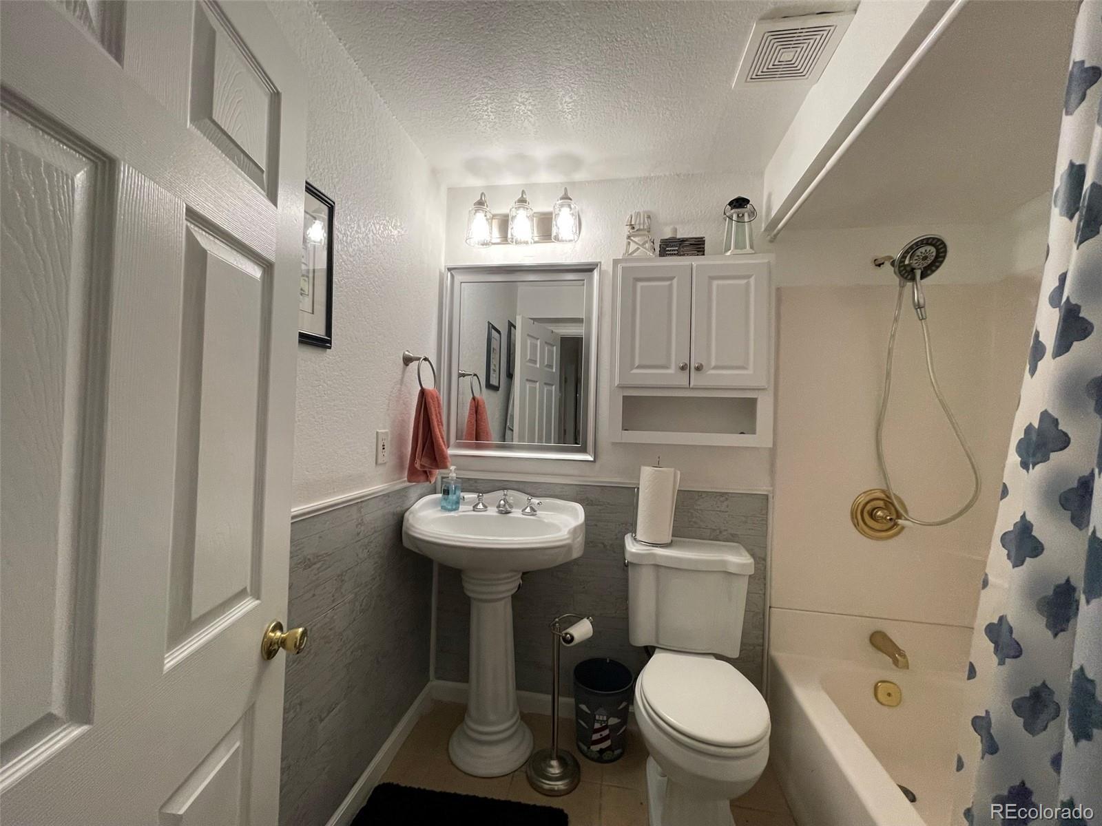 4715 Cathay Court, Aurora, CO 80015, 4 Bedrooms Bedrooms, ,4 BathroomsBathrooms,Rental,For Rent,Cathay,REC2949971
