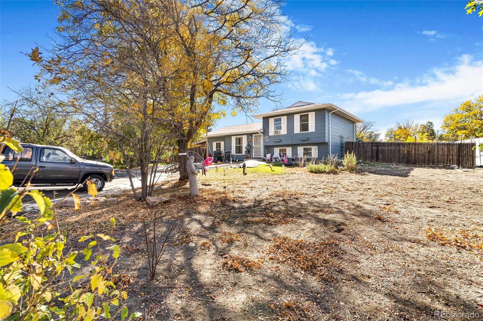 1444 Helena Circle, Aurora, CO 80017, 3 Bedrooms Bedrooms, ,2 BathroomsBathrooms,Residential,For Sale,Helena,REC1864356