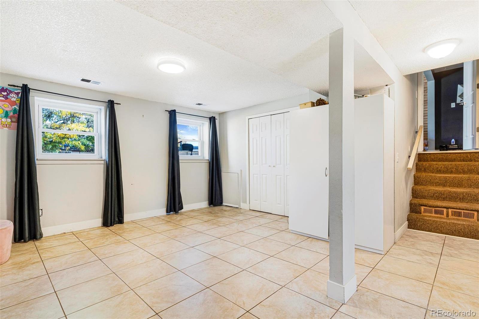 1444 Helena Circle, Aurora, CO 80017, 3 Bedrooms Bedrooms, ,2 BathroomsBathrooms,Residential,For Sale,Helena,REC1864356